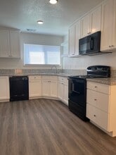 Building Photo - 573 Lincoln Ave Building Photo - 573 Lincoln Ave