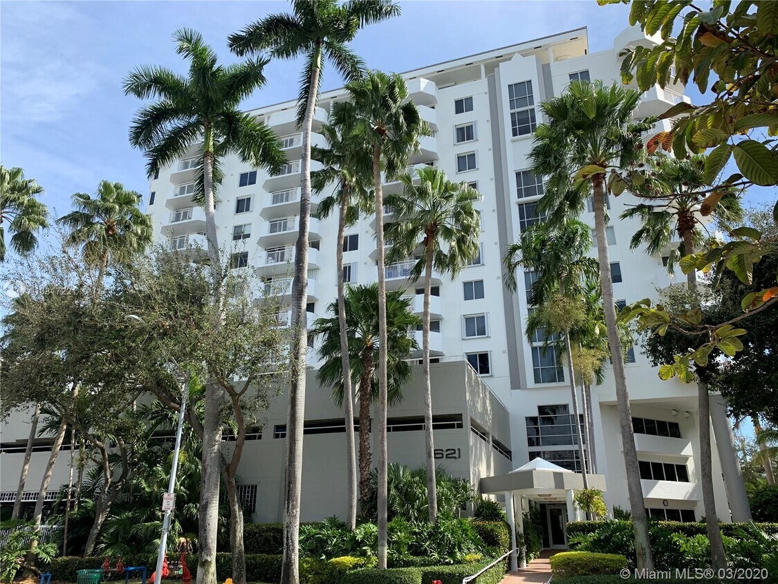 Foto principal - 1621 Bay Rd