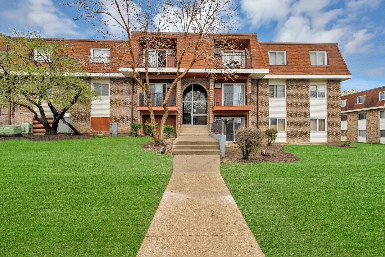 Primary Photo - 1075 Knoll Ln