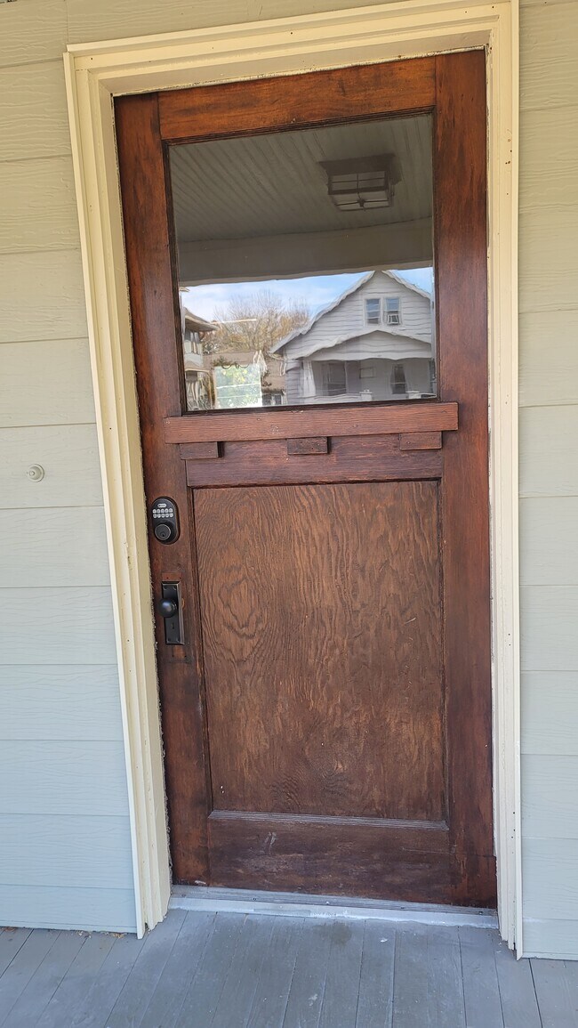 Foto del edificio - 503 S Bismark St