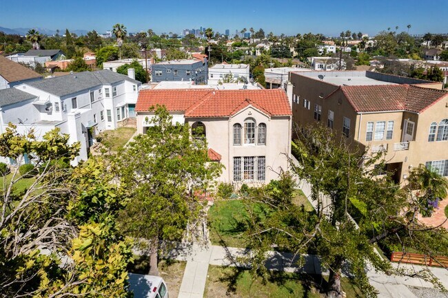 Foto del edificio - 1038 S Citrus Ave