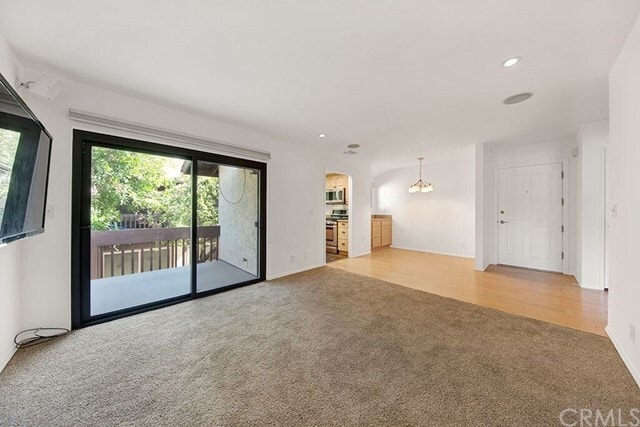 Building Photo - 6716 Clybourn Ave