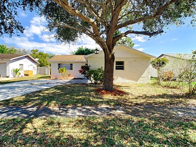 Building Photo - Coming Soon! - Beautifully Renovated 3-Bed...