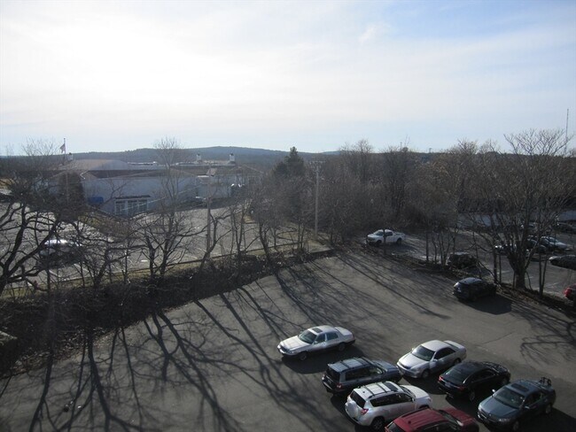 Building Photo - 270 Quarry St