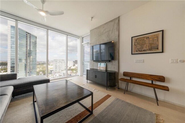 Foto del edificio - 301 West Ave