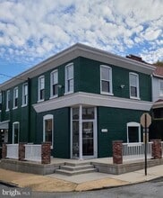 Building Photo - 918 N Clayton St