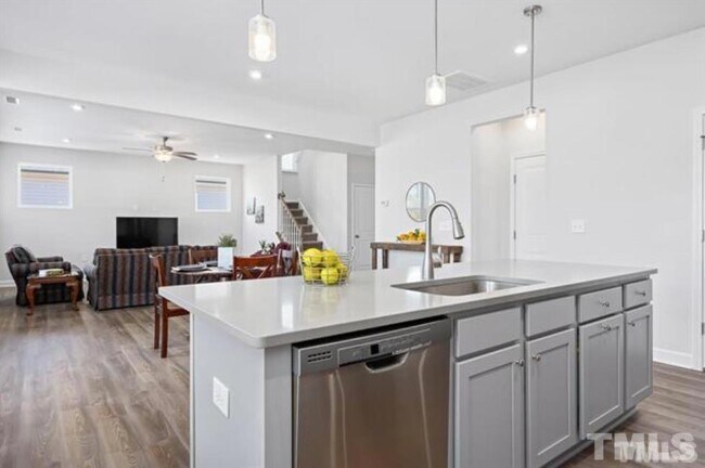 Building Photo - 809 Logan Meadow Ct