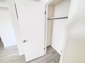 Building Photo - 325 W 100 S