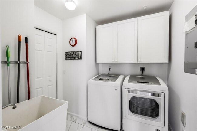 Foto del edificio - 2365 Bayou Ln
