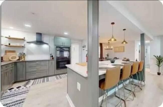 Foto del edificio - 1234 Woodhill Ln