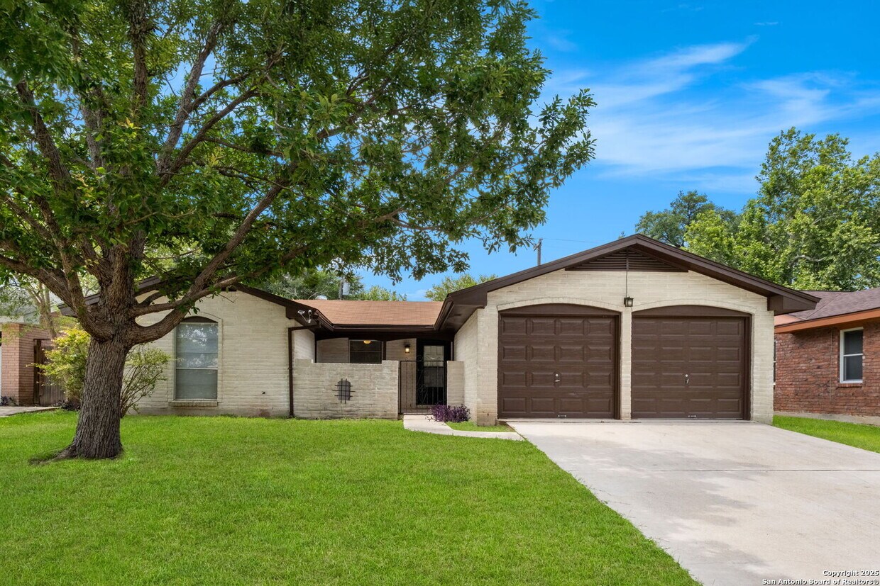 Foto principal - 3422 Quakertown Dr