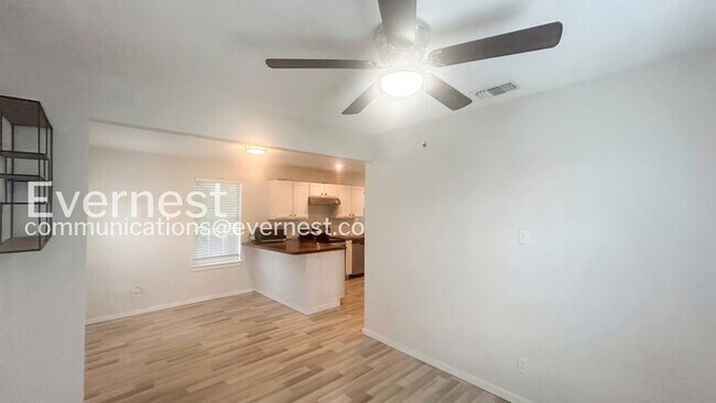 Building Photo - 125 Magendie St