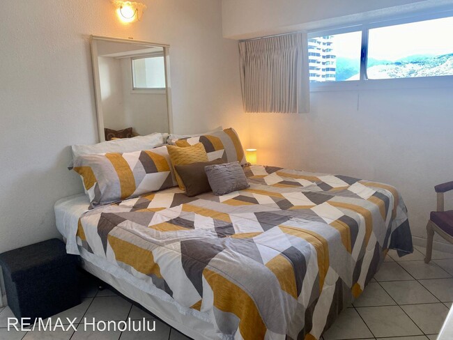 Foto del edificio - 1 br, 1 bath House - 2440 Kuhio Ave Apr 803