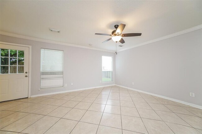 Foto del edificio - 12102 Ember Lake Rd