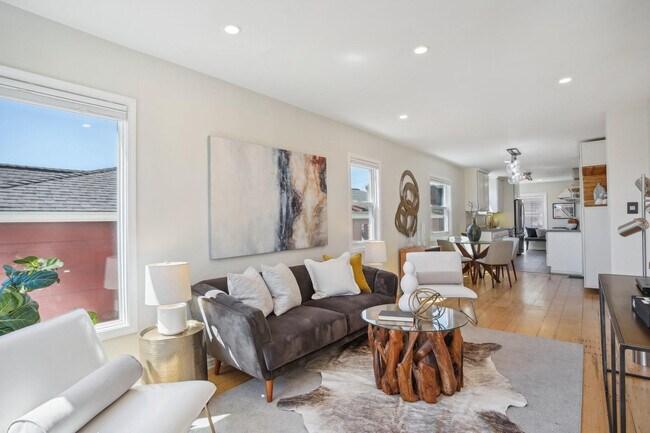 Living room - 831 Solano Ave