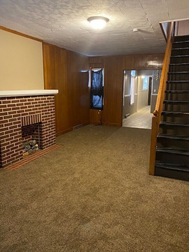 Building Photo - 4 br, 1 bath House - 708 N 13TH ST