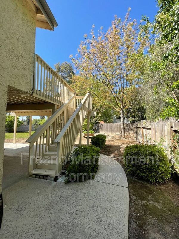 Building Photo - 808 E Chickadee Ct