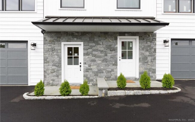 Building Photo - 124 Fox St