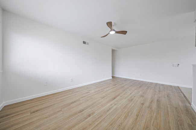 Building Photo - 72577 Edgehill Dr