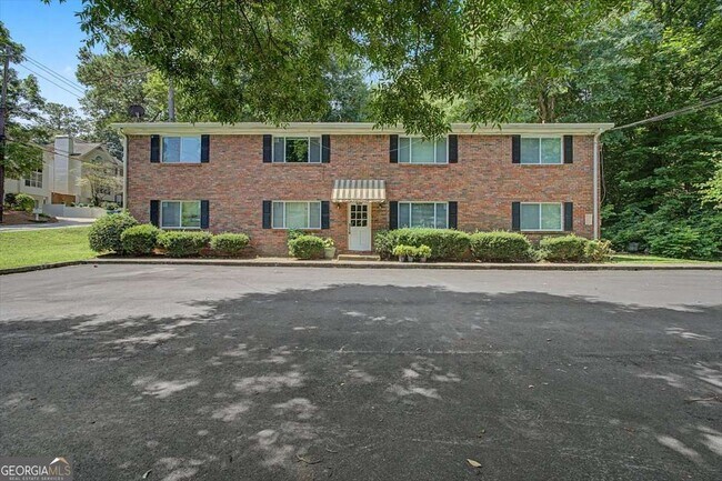 Building Photo - 2430 Coosawattee Dr NE
