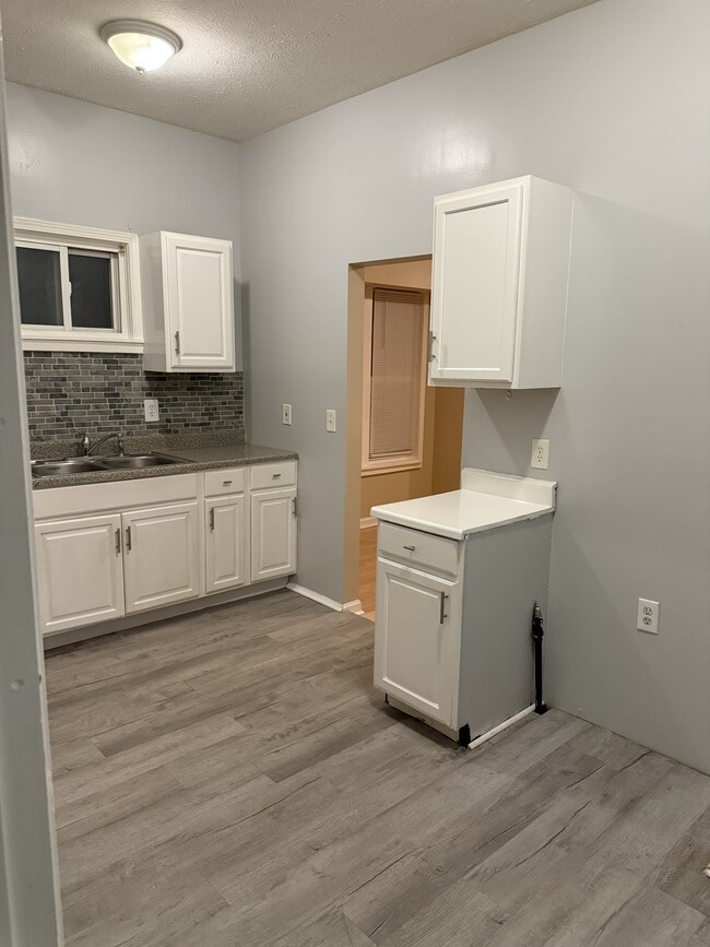 Building Photo - 351 Westfield St