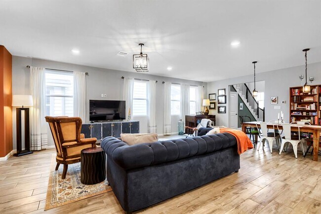 Foto del edificio - 2432 Berryville Ln