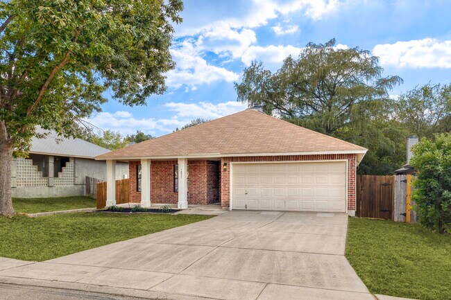 Foto del edificio - 16031 Watering Point Dr