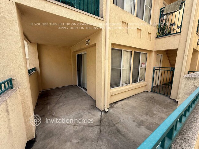 Foto del edificio - 6374 Gage Ave