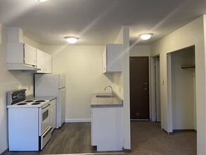 Building Photo - 8604-8687 87 Ave