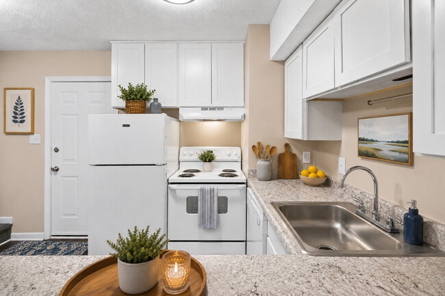 Building Photo - Amora East Townhomes
