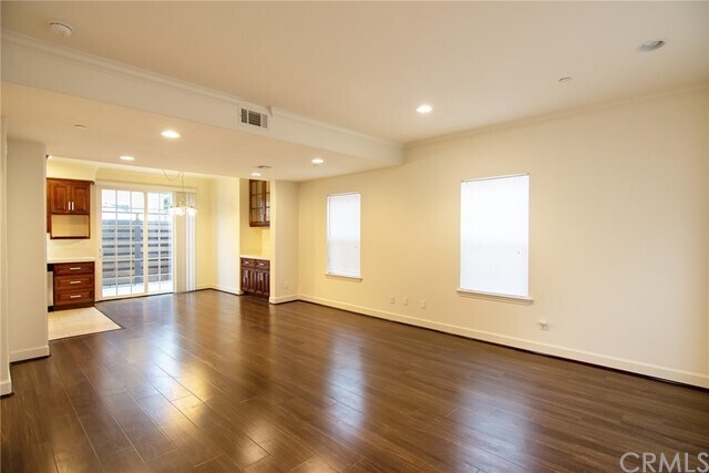 Building Photo - 798 S Stoneman Ave