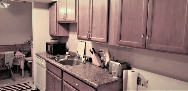 Kitchen - 8 Oak Creek Dr