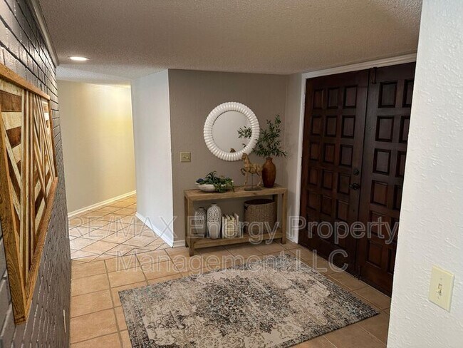 Foto del edificio - 1616 N Markwell Ave