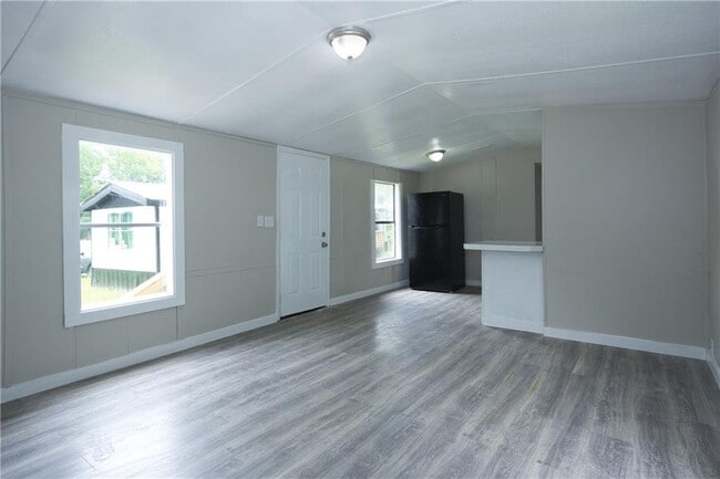 Building Photo - 340 Towler St