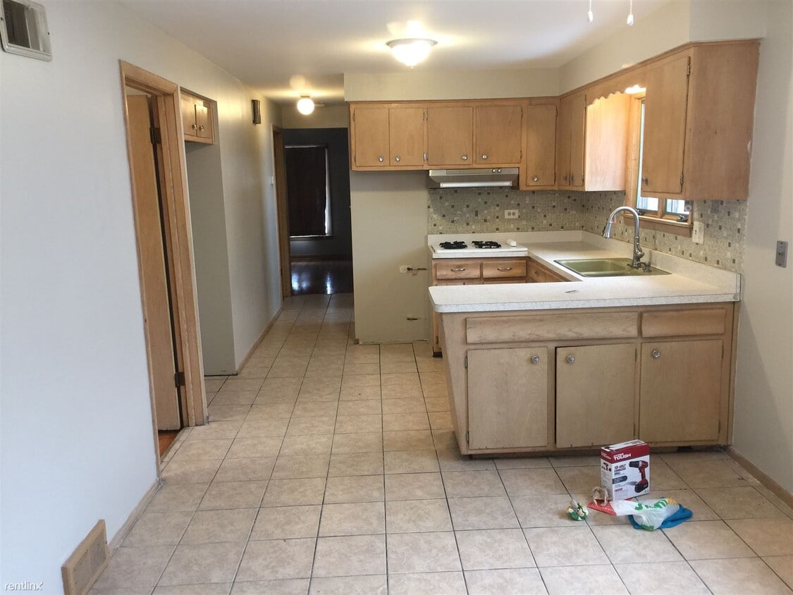 Building Photo - 4 br, 1.5 bath House - 3817 W 115th Pl