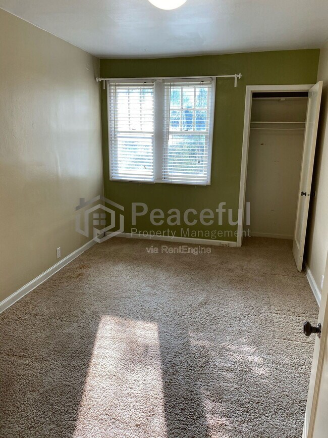 Foto del edificio - 215 N 215 W