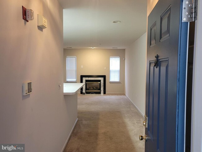 Building Photo - 5004 Willow Branch Way