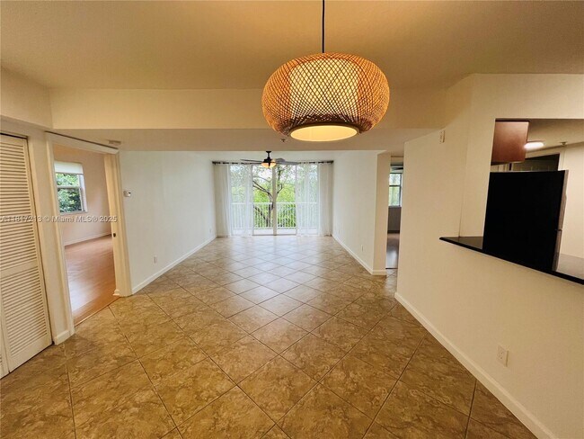 Foto del edificio - 529 E Sheridan St