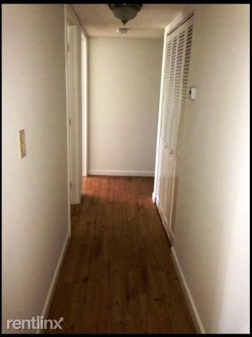 Building Photo - 2 br, 1 bath  - 1215 Benoist Farms Rd