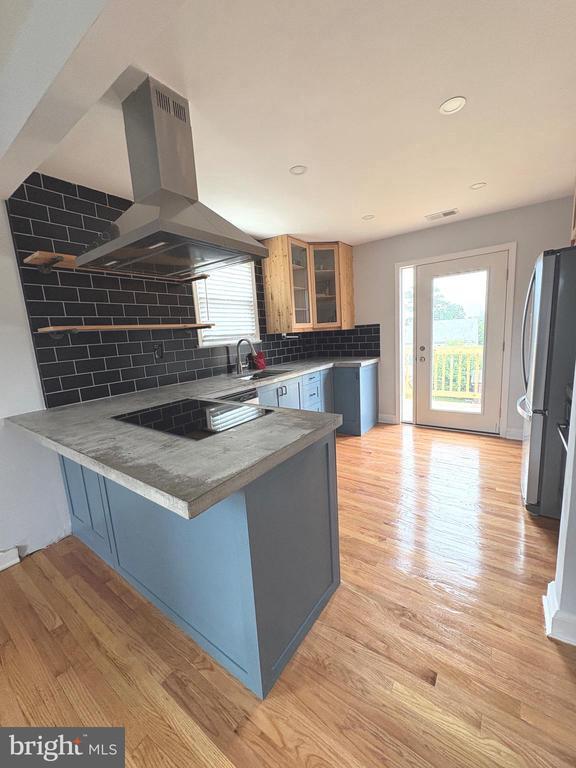Primary Photo - 1708 Hall Ave