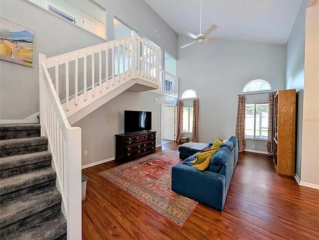 Building Photo - Bright and Charming 3BR House in Riverview