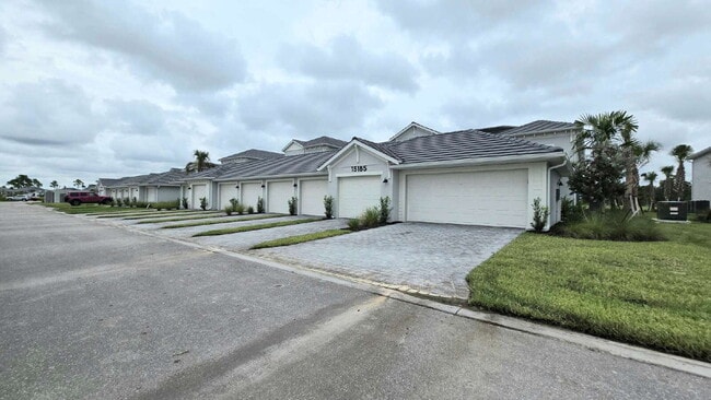 Building Photo - 15185 Bluffton Ln
