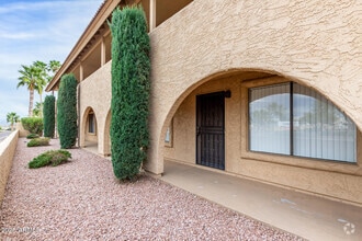 Building Photo - 1265 N La Montana Dr