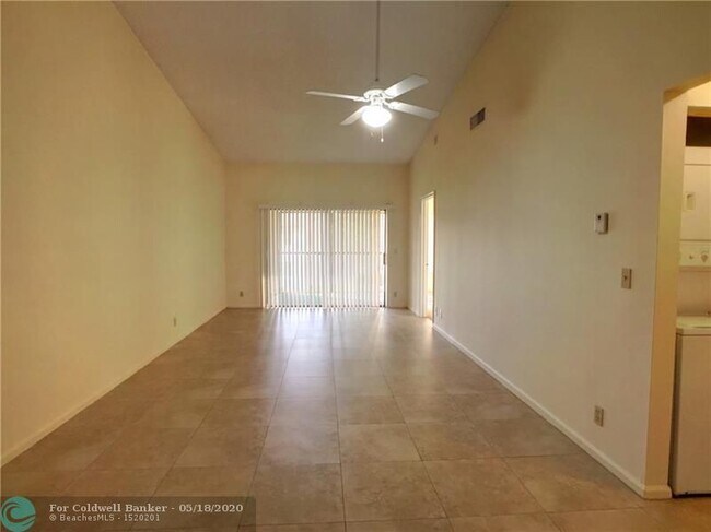 Building Photo - 301 Olivewood Pl