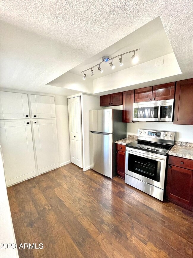 Building Photo - 4201 E Camelback Rd