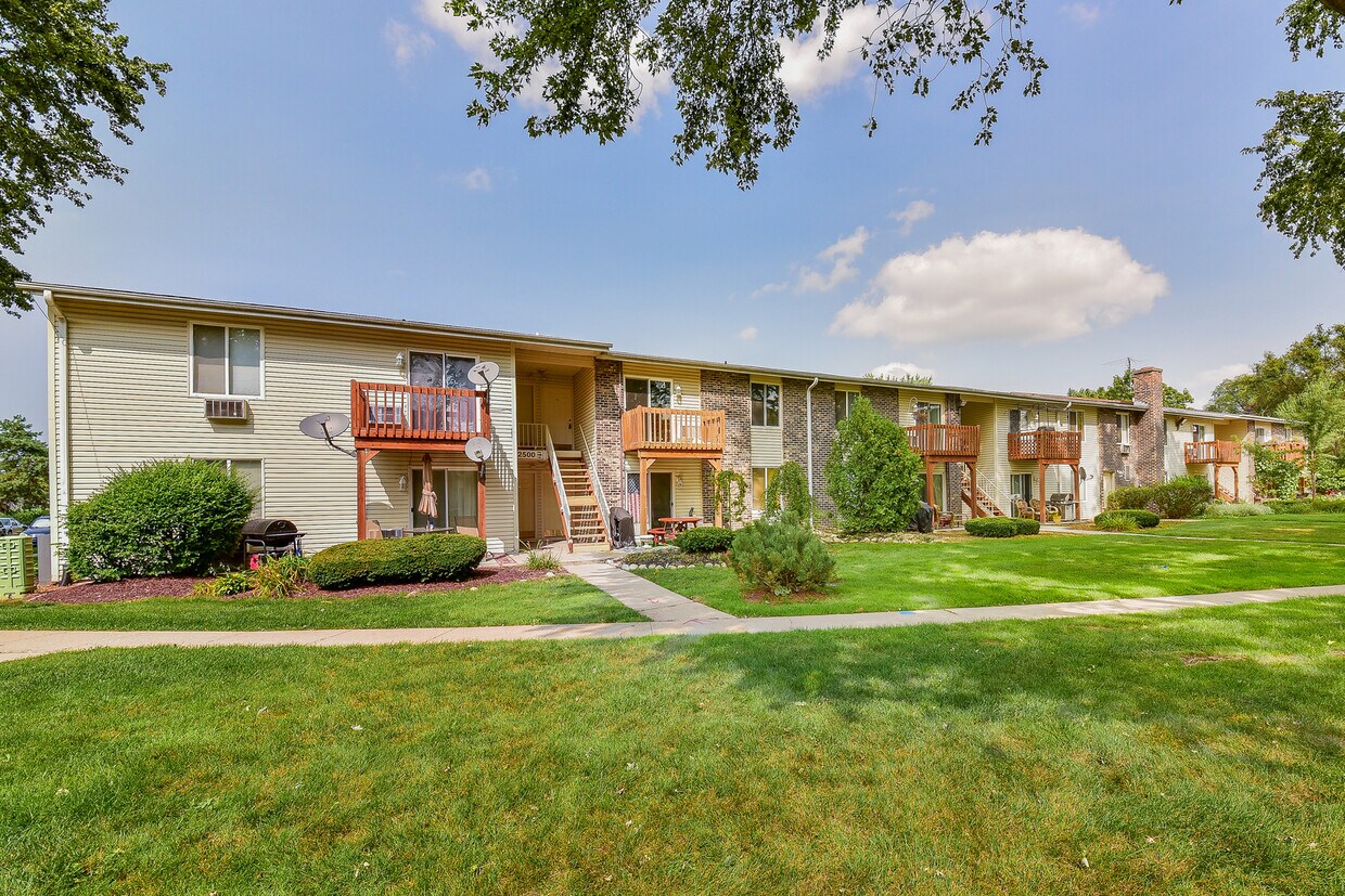 2500 LIGHT Rd Unit 208, Oswego, IL 60543 Condo for Rent in Oswego, IL