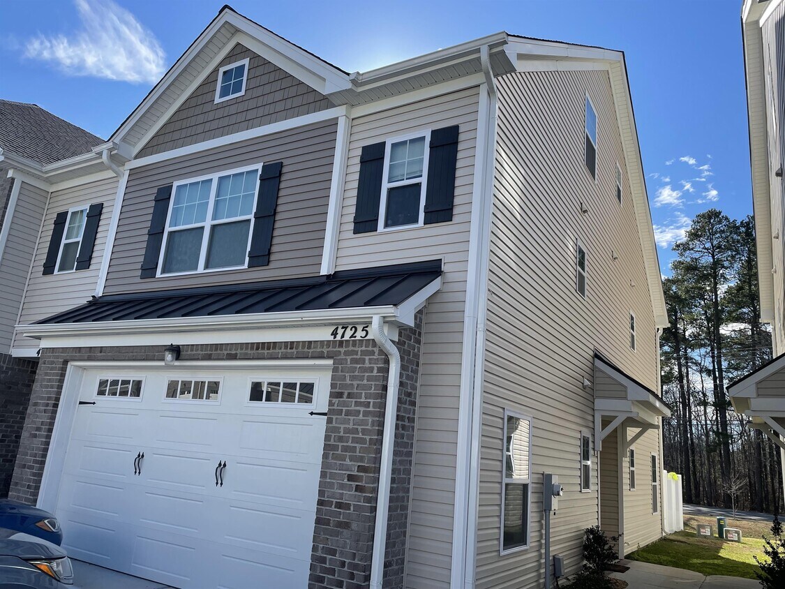 4725 Kilby Dr, Virginia Beach, VA 23464 Townhouse for Rent in