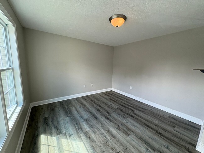 Foto del edificio - 1310 Providence Blvd NW