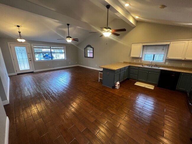 Building Photo - 73639 Diamondhead Dr N