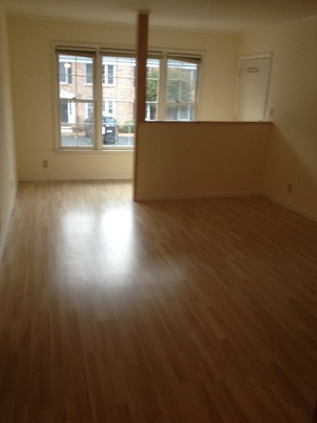 Photo - 2527 Hydraulic Rd Apartment